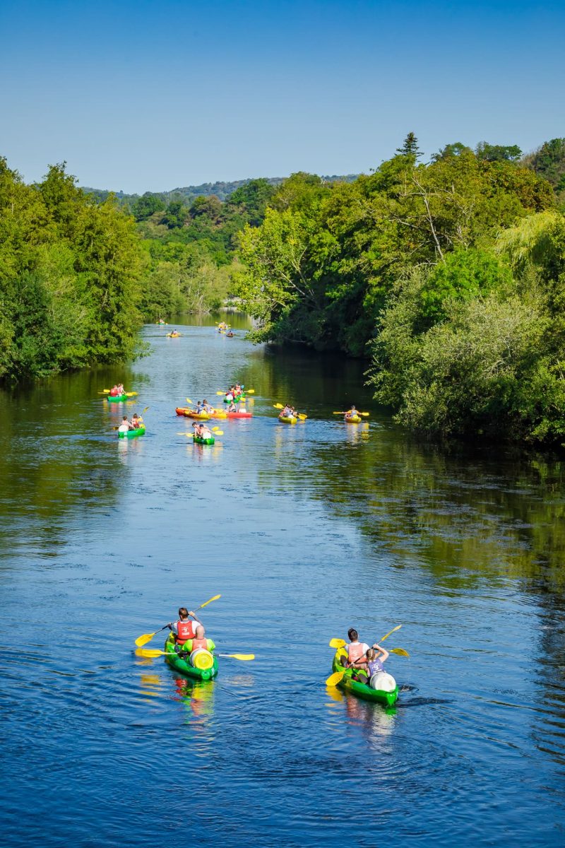 Descente de la vallée de l'Orne en canoë-kayak depuis Pont-d'Ouilly en Suisse Normande. / ©Anibas Photography