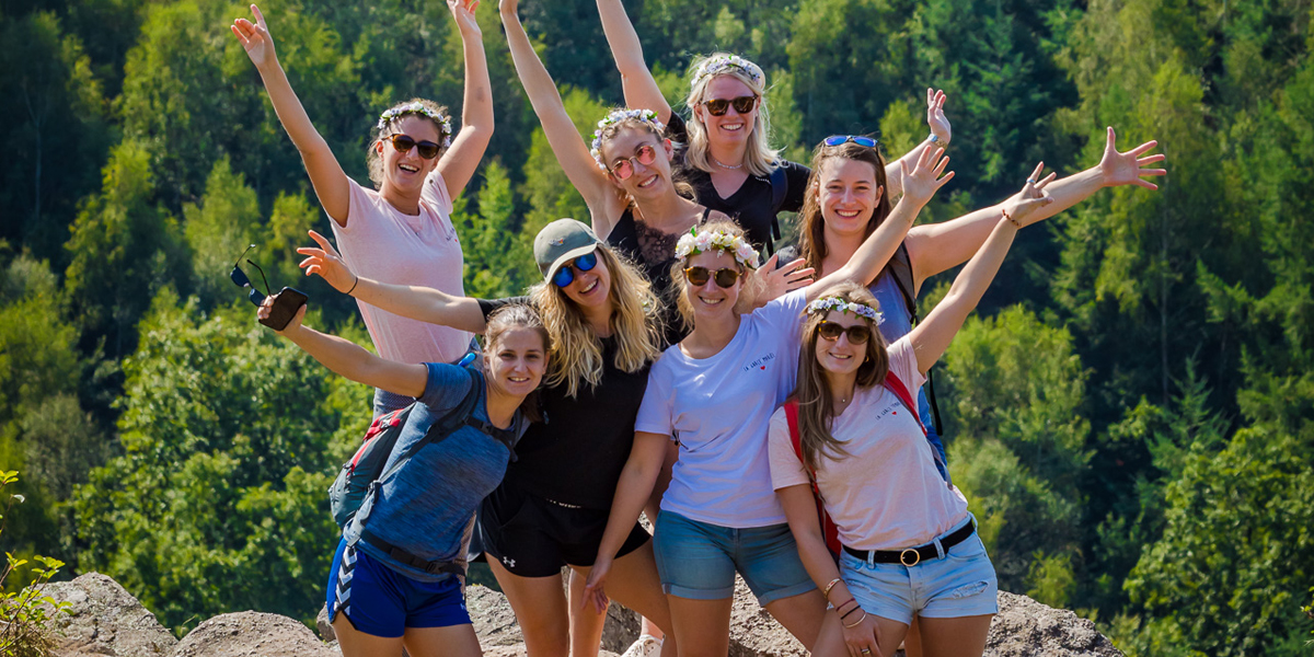 Enterrement de vie de jeune fille à la Roche d'Oëtre en Suisse Normande