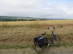Tour en bicicleta por las montañas y los valles de Pont d'Ouilly