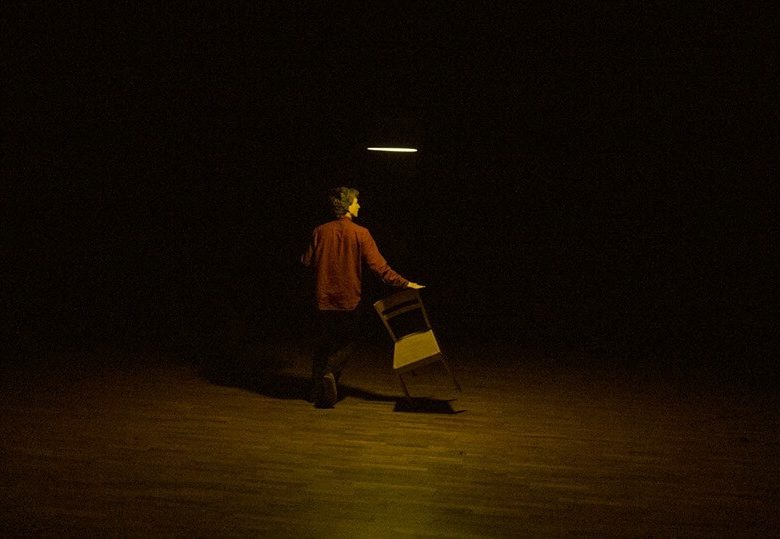 Programmation culturelle du Forum 2025-2026 : Eclipse lumière et obscurité sur le solo jonglé – LEO ROUSSELET